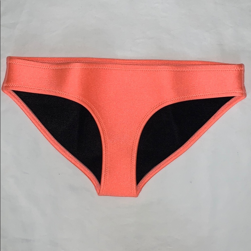 Peach Triangl bikini bottom
